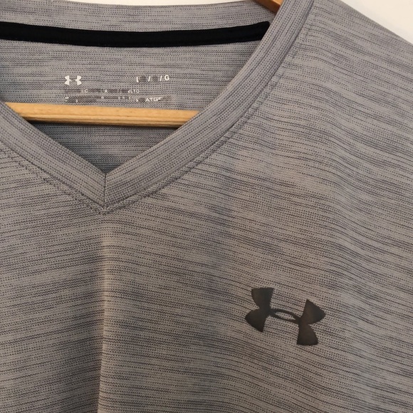 Grey Under Armour Moisture-Wicking T-Shirt - Picture 3 of 3